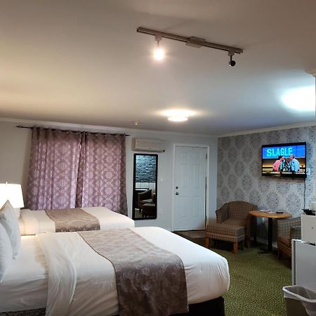 Regency Inn & Suites كورنوال المظهر الخارجي الصورة