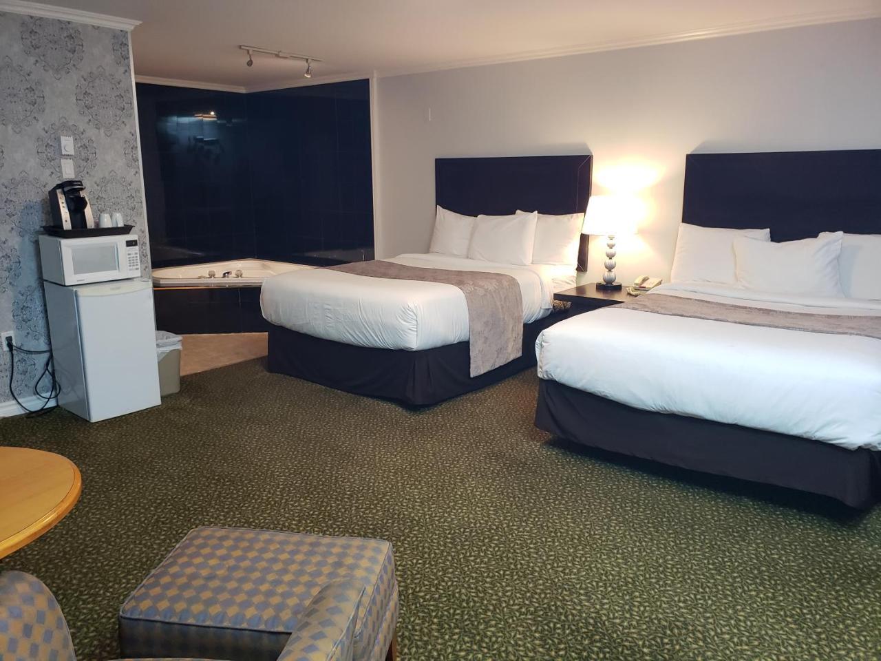 Regency Inn & Suites كورنوال المظهر الخارجي الصورة
