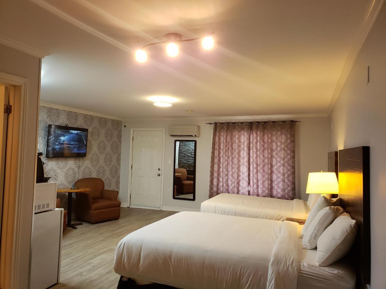 Regency Inn & Suites كورنوال المظهر الخارجي الصورة